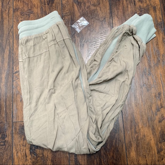 NEW Free People Easy Street Joggers in Khaki - Picture 6 of 6